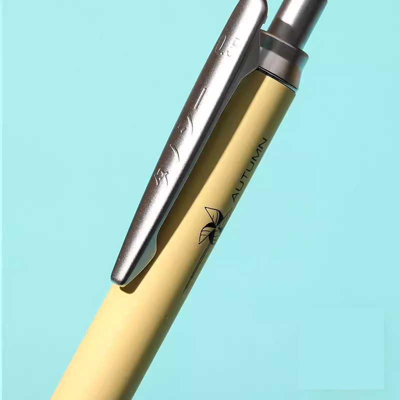 低重力速乾性ジェルペン、日本の文房具、日本の学用品、タノシー - Pentel Pen Energel のレビューと価格